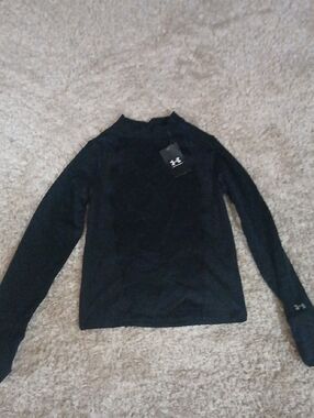 NWT UNDER ARMOR SHIRT
